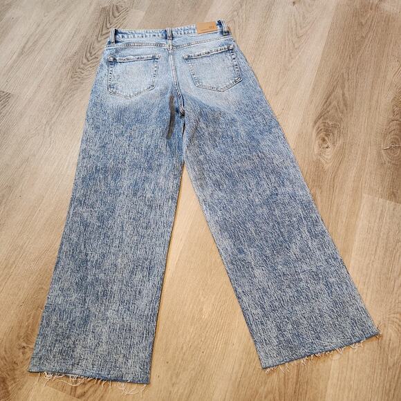 BKE Billie Slim Fit High Rise Cropped Wide Leg Raw Hem Jeans Womens 26 X 27 - Picture 2 of 8